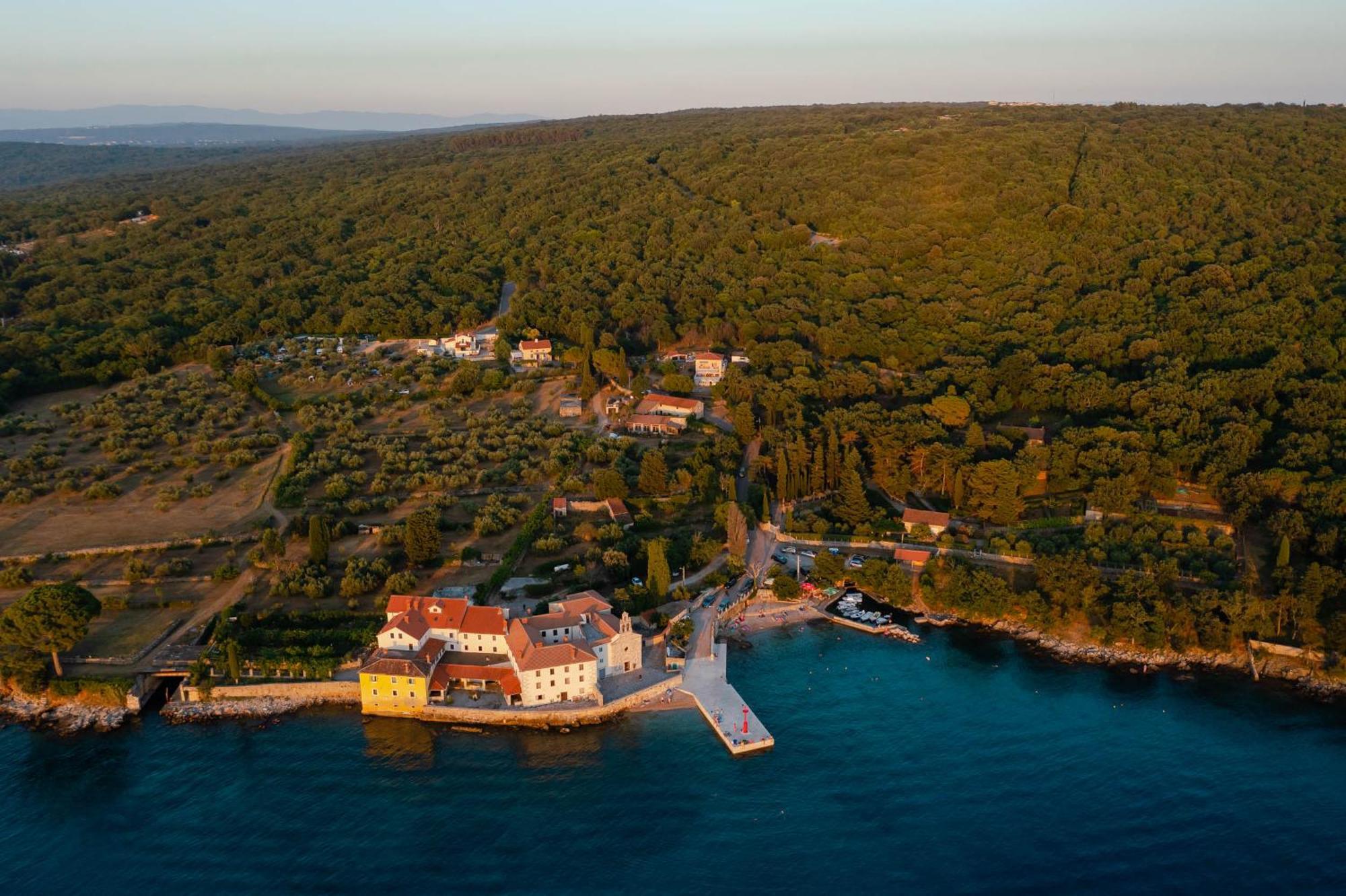 Villa Sara - Perfect Family Holiday Brzac Bagian luar foto