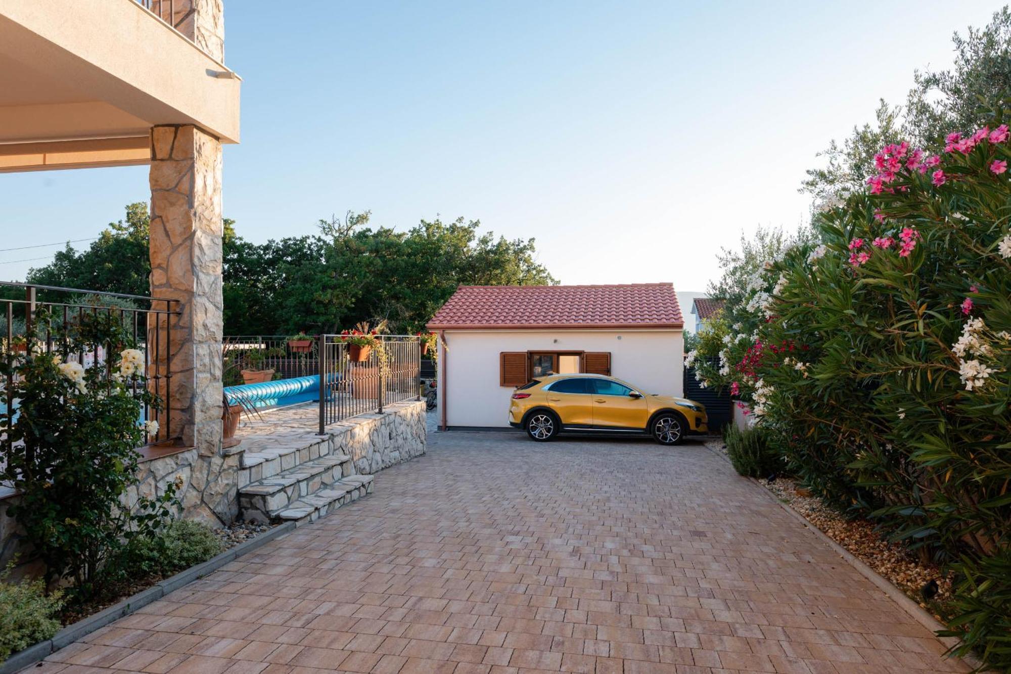 Villa Sara - Perfect Family Holiday Brzac Bagian luar foto